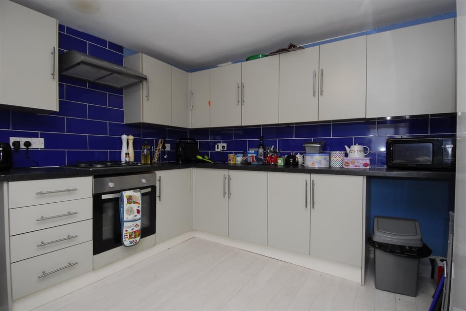 Hill Park Crescent, Flat 2, Greenbank, Plymouth - Image 1